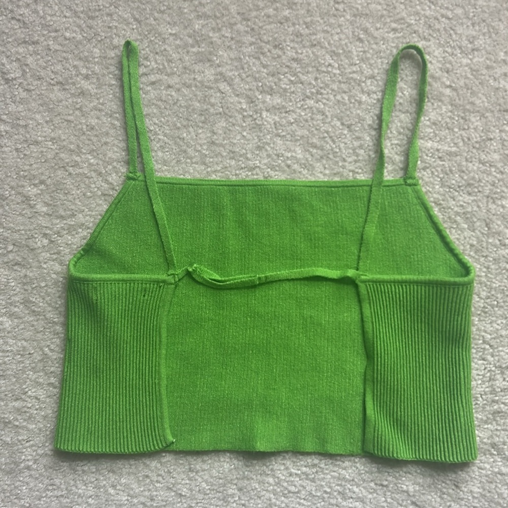 Kendall & Kylie Green Ribbed Crop Top - Picture 3 of 8